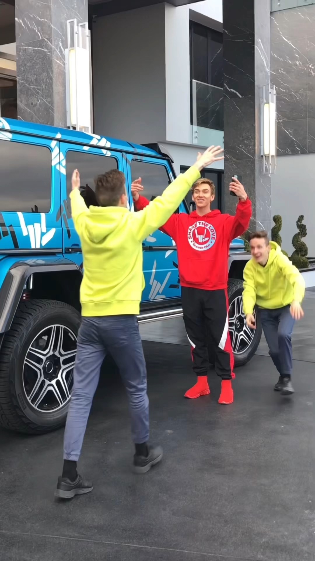 Hugs PRANK with TOP YouTubers ?? #shorts